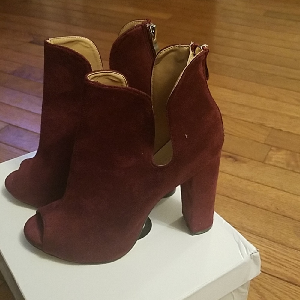 Shoe - Picture 4 of 6